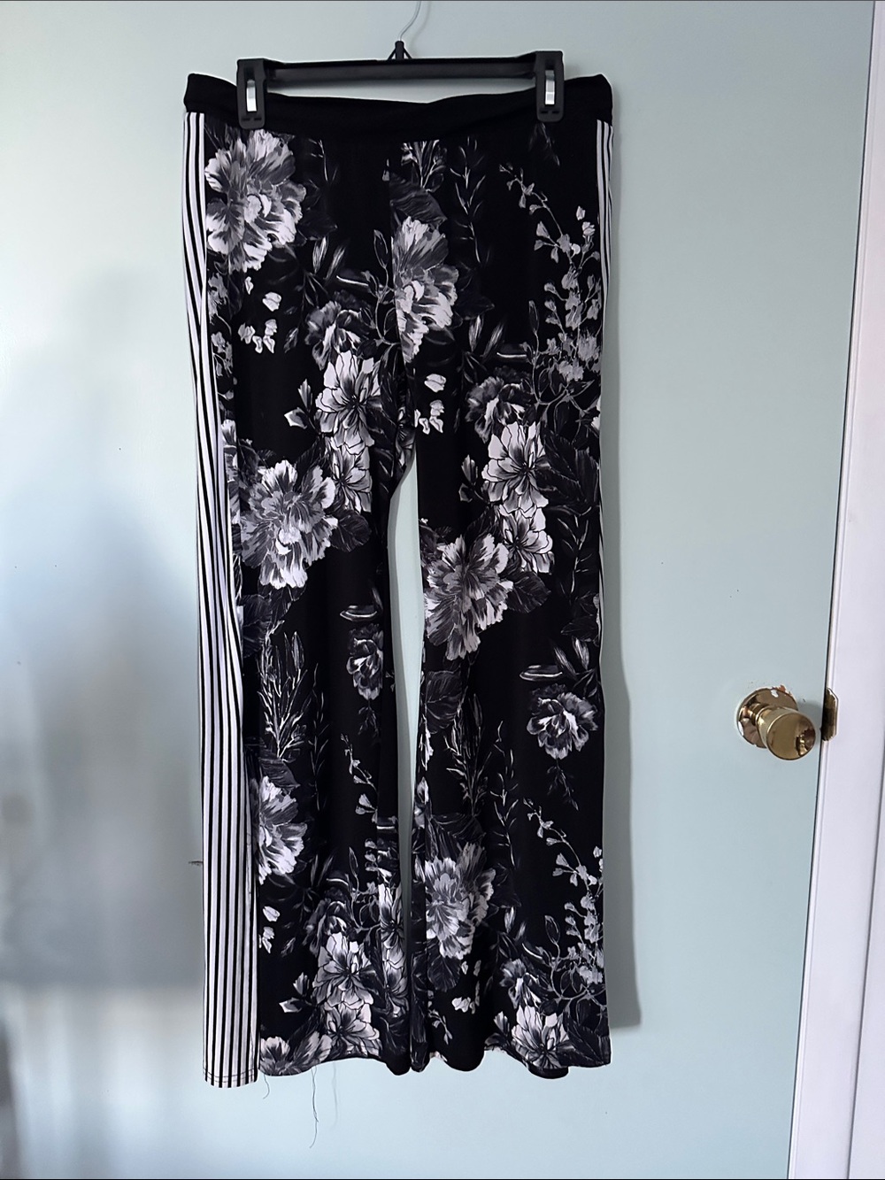 Black & White Floral Wide-Leg Pants
